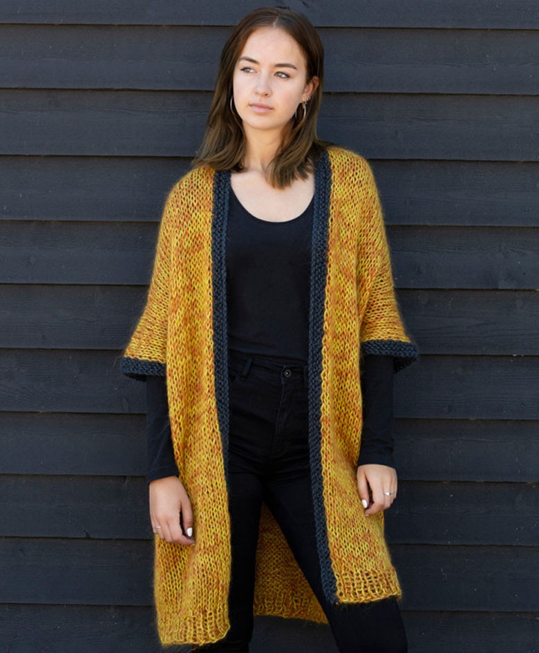 strikket kimono i gul farver